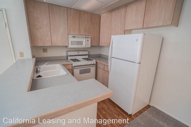 Building Photo - 1 br, 1 bath House - 18820 Mandan St. #406