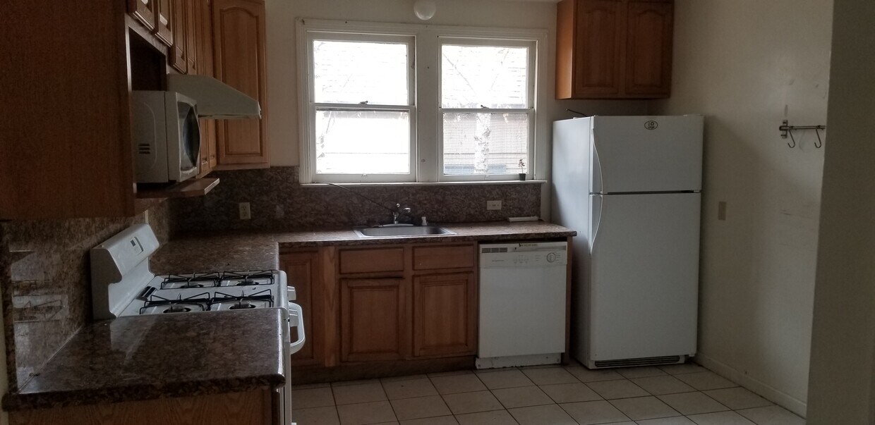 Building Photo - 2060 McGee Ave