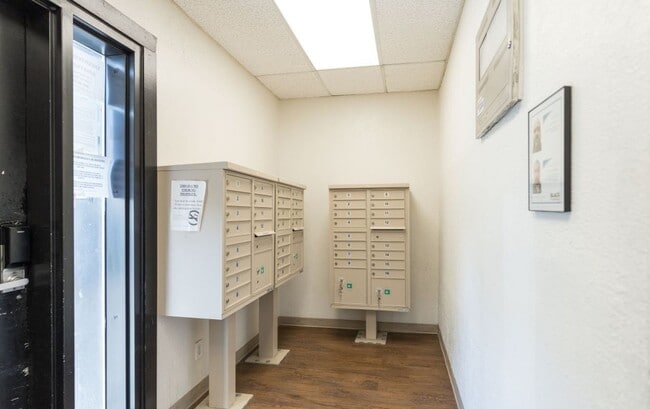 Interior Photo - Sherwood Apts