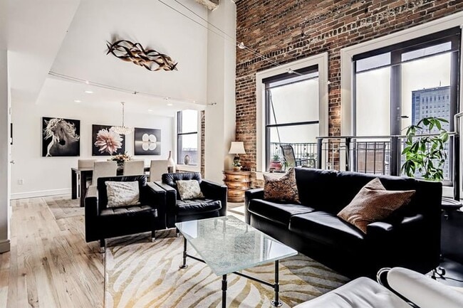 Building Photo - 915 Franklin St