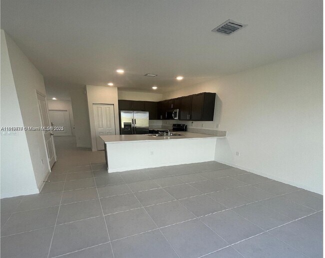 Foto del edificio - 2613 SE 11th Ct