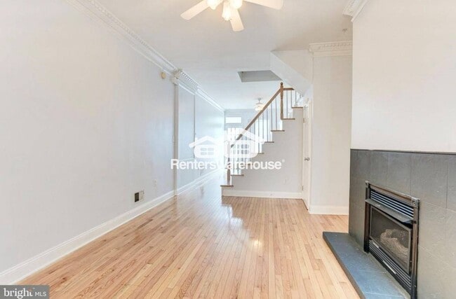 Building Photo - 646 S Curley St