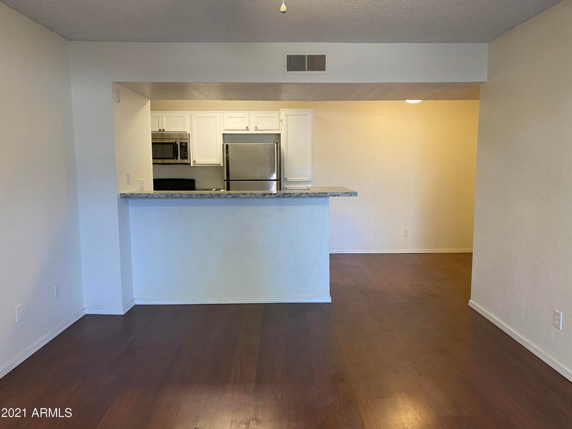 2938 N 61st Pl Unit 132, Scottsdale, AZ 85251 Room for Rent in