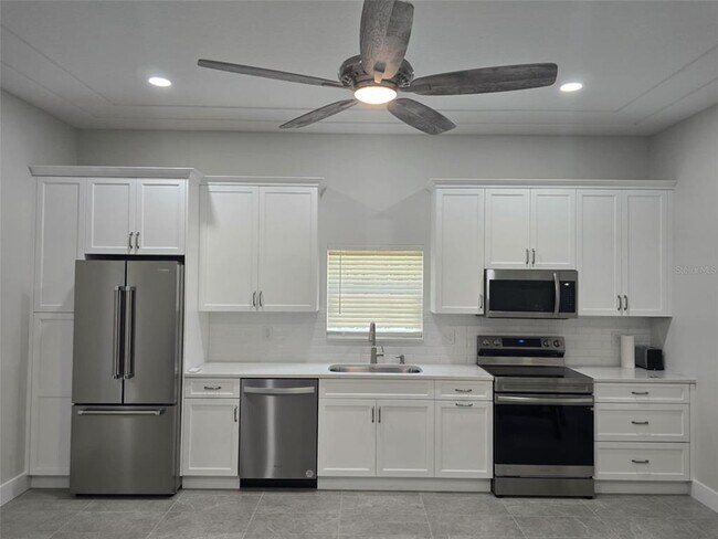 Foto del edificio - 1600 Sunset Ln