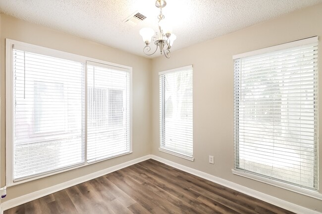 Building Photo - 7311 Las Brisas Dr