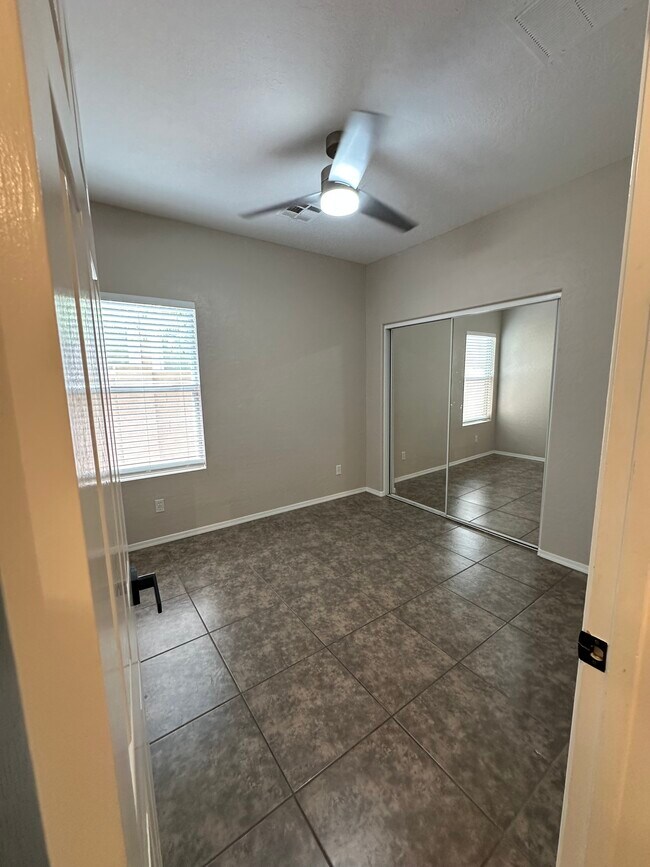 Building Photo - 14814 W Wethersfield Rd