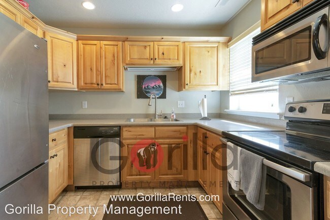 Building Photo - 3 br, 2 bath House - 467 S 2550 West #3