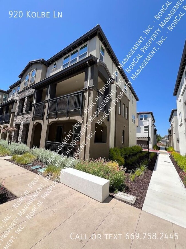 Foto del edificio - 920 Kolbe Ln