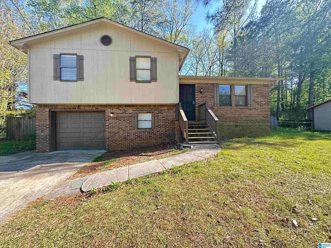 Primary Photo - 3113 Cobblestone Dr