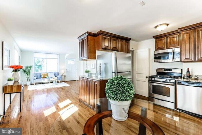 Foto del edificio - 4007 Ames St NE