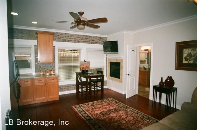 Building Photo - 345 Chestnut Ave