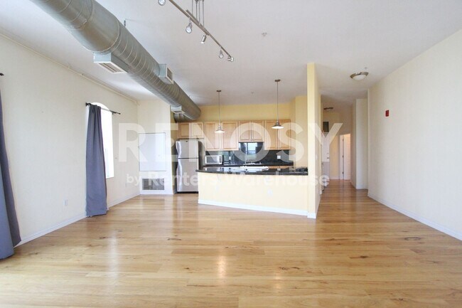 Building Photo - 277 N Broadway