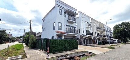 Building Photo - 1624 Utah St