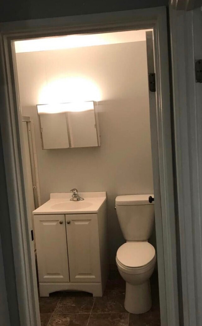 25 N May St Unit B, Addison, IL 60101 Apartments in Addison, IL