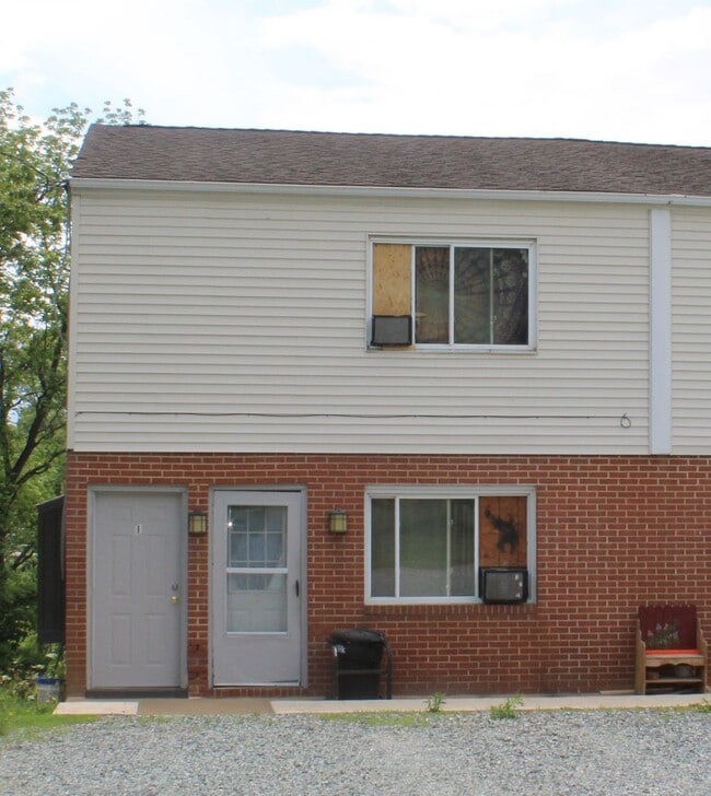 Building Photo - 110 Griffith Rd