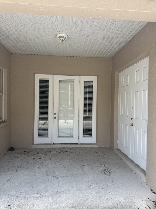 Building Photo - 468 Pinewood Dr