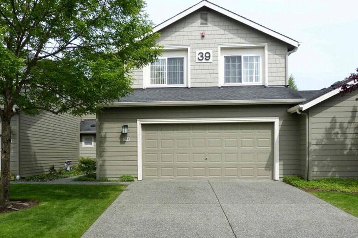 Foto principal - 3 bedroom 2.5 bath Beautifully Updated in ...