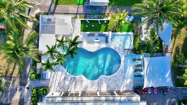 Foto del edificio - 377 Squire Dr