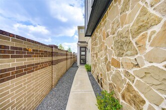 Building Photo - 4210 Peaceful Pines Ln