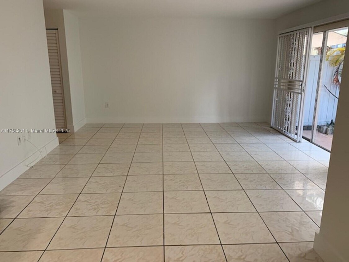 Building Photo - 4560 SW 68th Court Cir