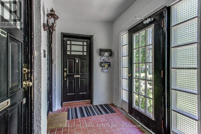 Photo du bâtiment - 73 Braemar Ave