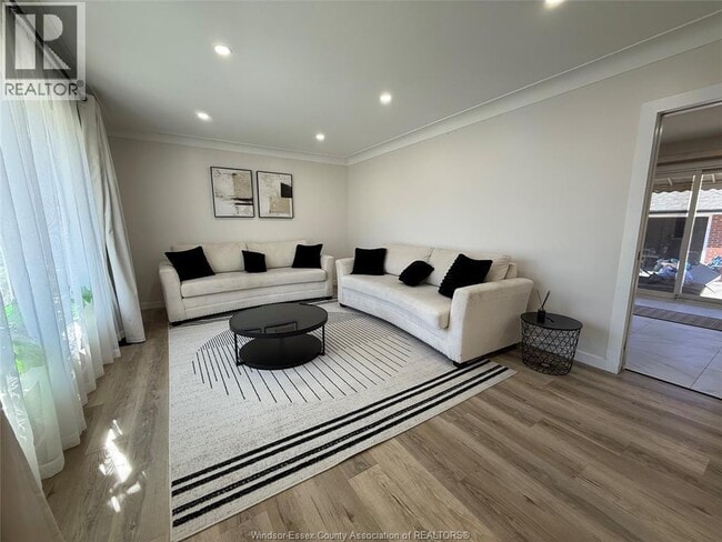 Building Photo - 4143 Mt Royal Dr