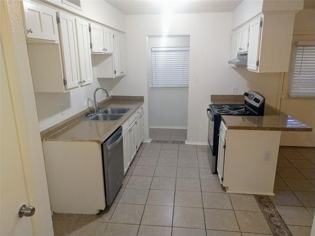 Building Photo - 3600 Biscay Dr