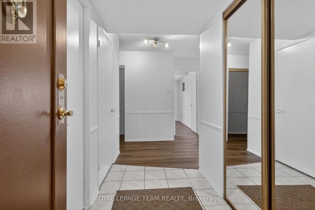 Building Photo - 545 St. Laurent Blvd