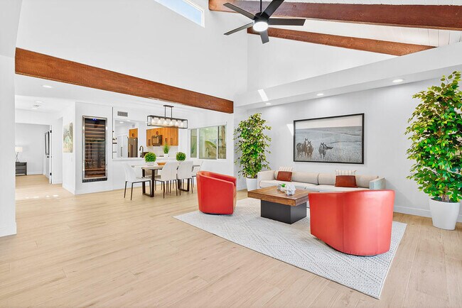 Foto del edificio - 352 Forest Hills Dr