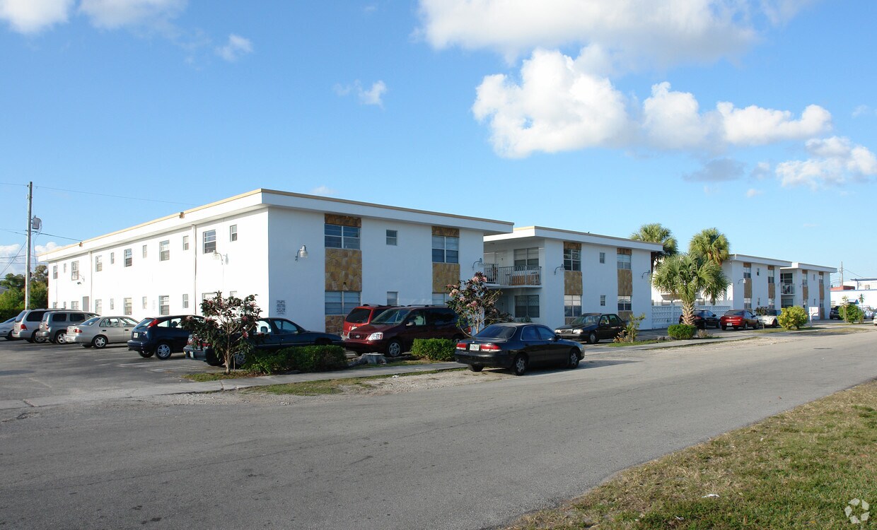 Building Photo - Cleveland Paradise Apartments