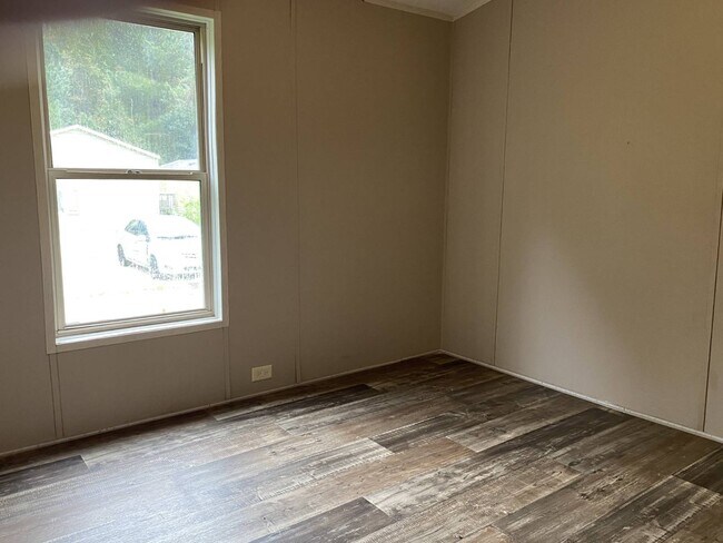 Building Photo - 92 Airbourne Ln