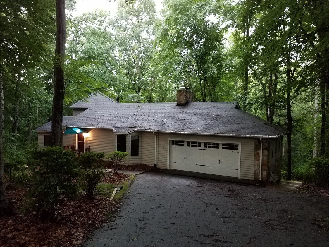 Primary Photo - 2101 Hauser Rd