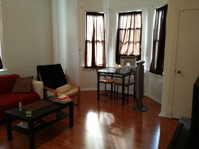 Foto del edificio - 231 Columbus Pl