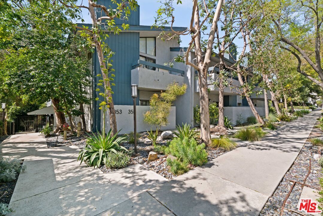 Primary Photo - 353 S Marengo Ave