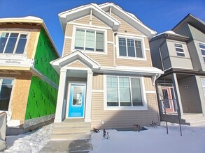 Building Photo - 5142 Kinney Wy SW