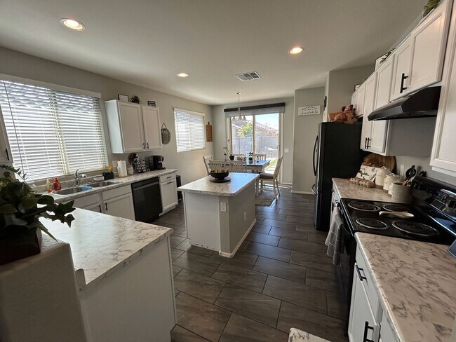 Foto del edificio - 17939 W Villa Chula Ln