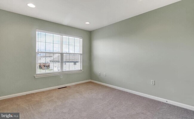 Building Photo - 208 Osprey Ln