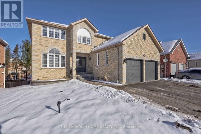 Building Photo - 18 Silvercreek Crescent