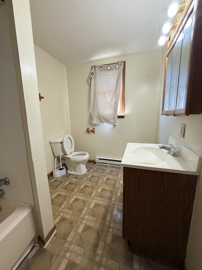 Building Photo - 319 1/2 N McDonel St