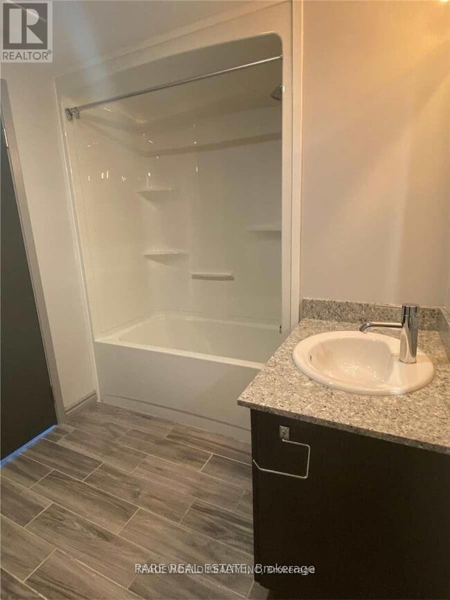 Photo du bâtiment - 275 Larch St