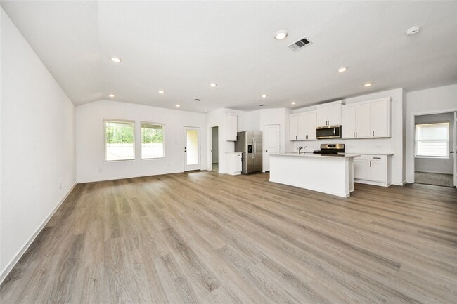 Building Photo - 27458 Serene Pne Dr