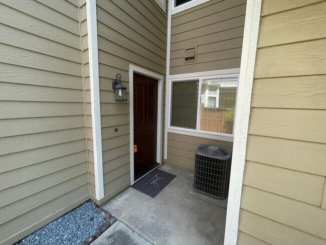 Foto del edificio - 3-Bedroom for Rent in Milpitas - $3,500/mo