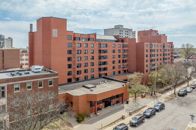 Foto del edificio - Runnstone Senior Living