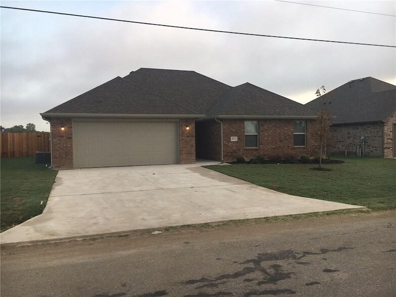 Foto principal - 2311 Norwood Rd