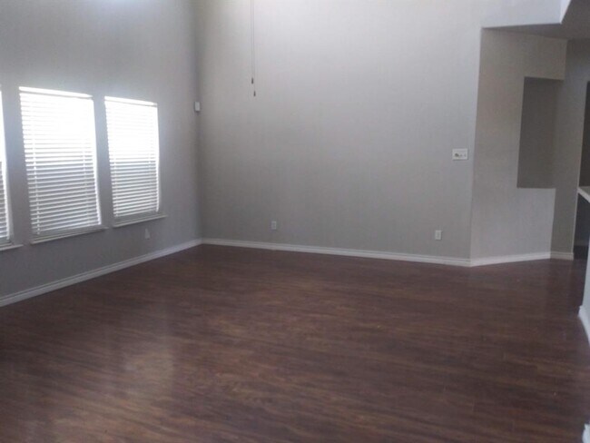 Foto del edificio - 17811 Oakridge Canyon Ln