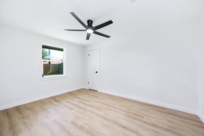 Foto del edificio - 5730 Alvarado Dr