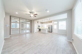 Building Photo - 5550 Sallow Bay Ln