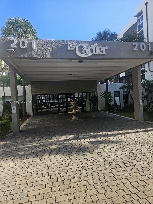 Foto del edificio - 201 178th Dr