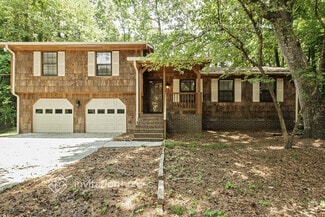 Building Photo - 3236 Lincoln Pl