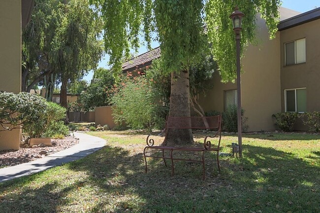 Building Photo - Utilities and great location for a 2 bedro...